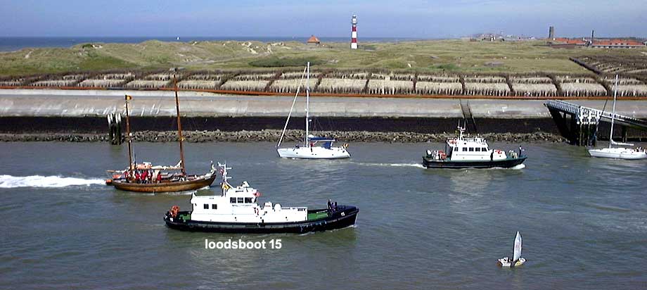 loodsboot 15 in vaart